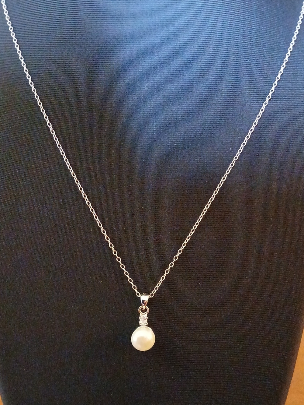 Elegant Sterling Silver 925 Pearl Pendant Necklace - Classic White Pearl
